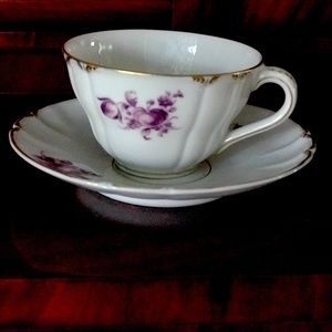 Porcelain cups and saucers from Nymphenburg. Price is per cup and saucer, 1 set.